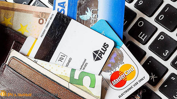 Электронный кошелек или банковская карта?